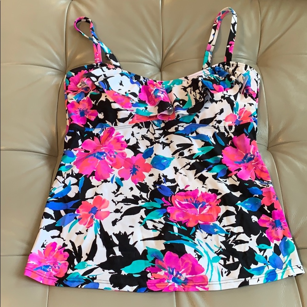 Island Escape women’s swimwear top